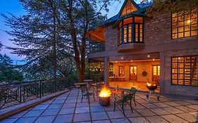 Stayvista At Paris Villa With Pvt Outdoor Heated Pool In Kasauli